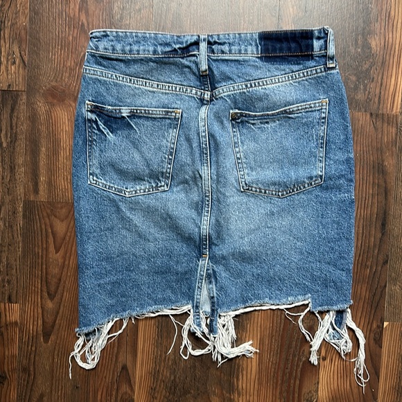 DISTRESSED H&M JEAN PENCIL SKIRT - Picture 2 of 6